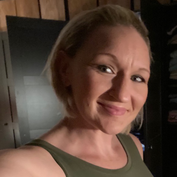 Meet your Posher, Tiffany - Picture 1 of 1